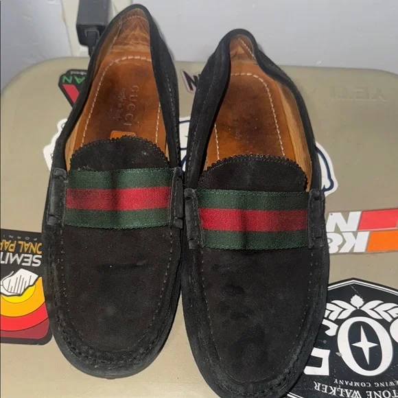 Gucci Black and Green Slip-On Loafers with Classic Design Gucci | Shoes | Gucci Black And Green Loafers Slipon  main image 2
